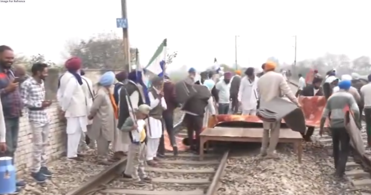'Rail roko' protest: Farmers squat on rail tracks in Punjab
